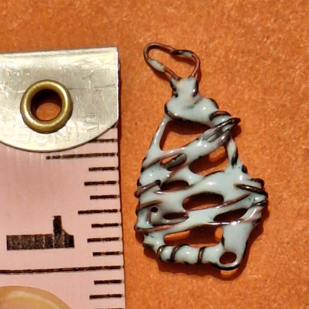 (2) Art, Wire Pendant - Picture 5 of 5